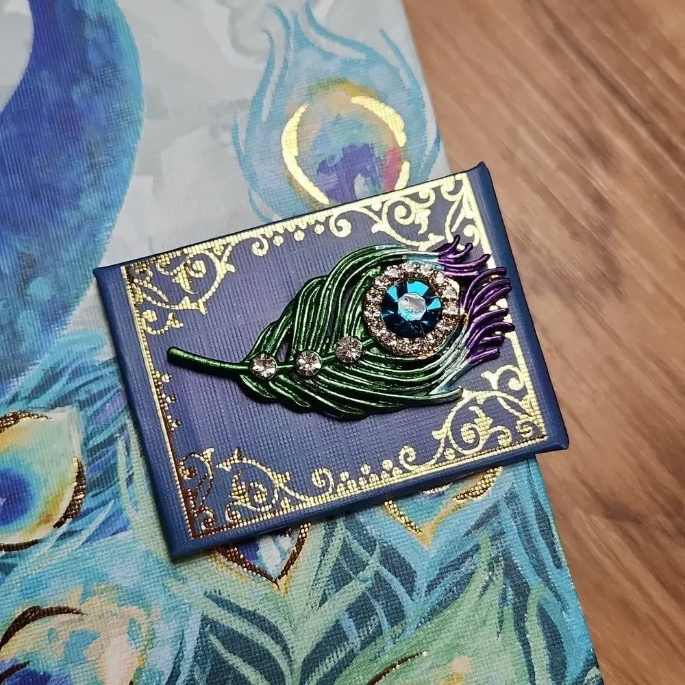 🔸️NWOT Emerald Peacock w/Magnetic Brooch Fastener Journal